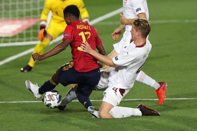 李梦入选WNBA最佳新秀阵容 职业生涯获新突破