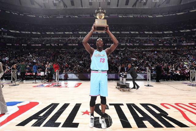 欧冠-萨拉赫破门埃利奥特建功 利物浦2-1里尔