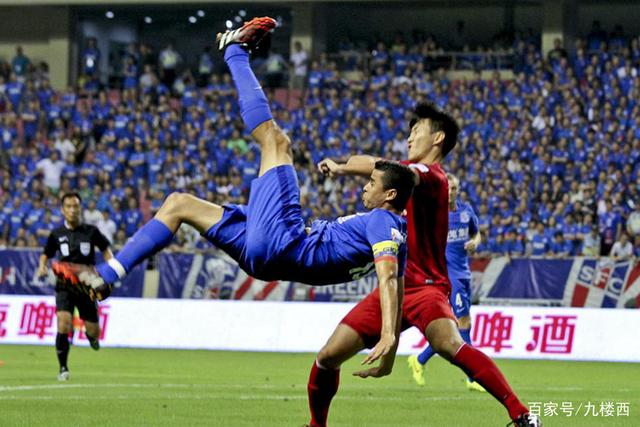 阿莫林执教曼联第一周 展现出非凡的魅力和自信