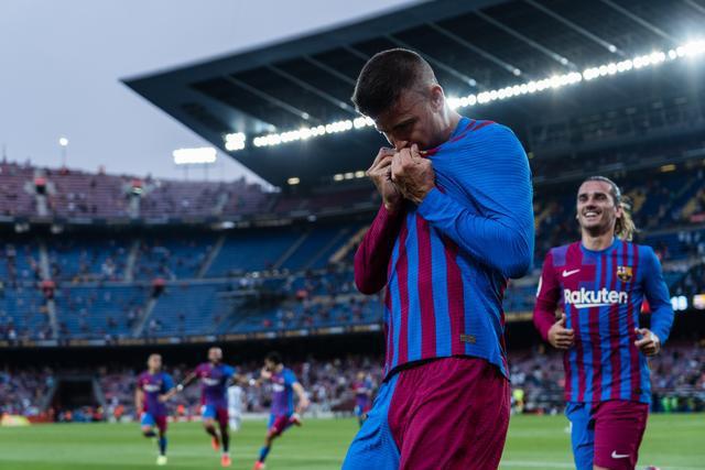 阿莫林执教曼联第一周 展现出非凡的魅力和自信